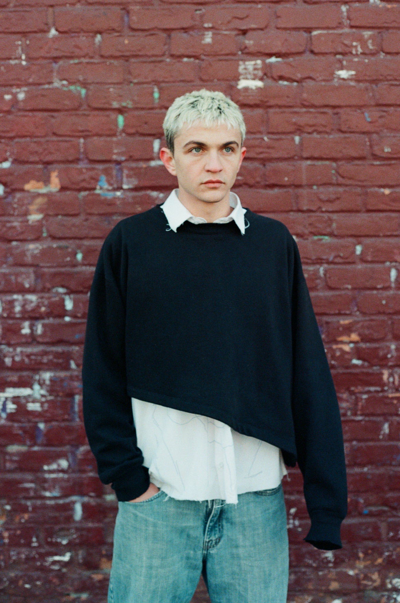 WORLDWIDE SLANT CUT CREW